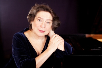 Elisabeth Leonskaja, piano.