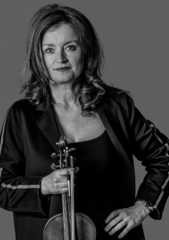 Birgit Kolar, violín.