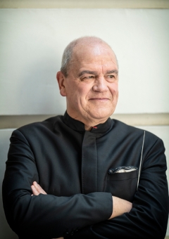 Hans Graf, director.