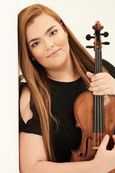 Ellinor D'Melon, violín