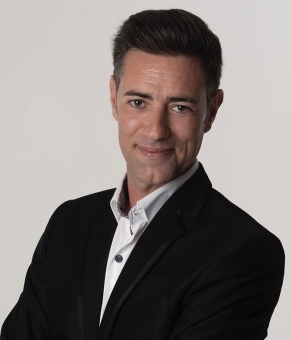 José Luis Sola, tenor.
