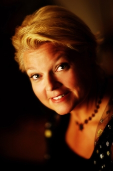 Susanne Resmark, mezzosoprano.