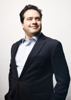 Robert Treviño, director.